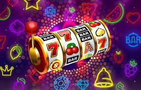 kanjengtoto live-dealer studio showing professional croupier and multi-angle camera feed on mobile phone screen